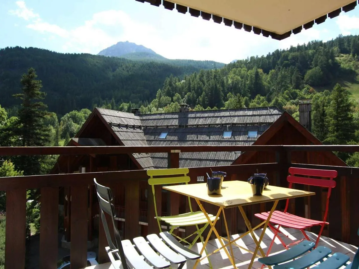 Apartment Studio A Saint-Chaffrey Avec Casier A Ski, Garage En Option - 4 Personnes - Fr-1-330E-52